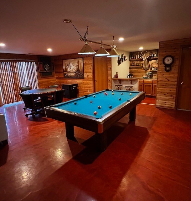 Rec room - 12505 S Center Ln