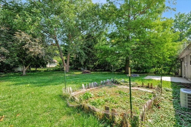 Building Photo - 2 BED / 1 BATH HOUSE IN CENTRAL CHAMPAIGN ...