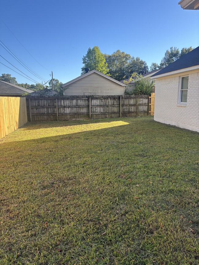 Building Photo - 3294 Gatewood Dr