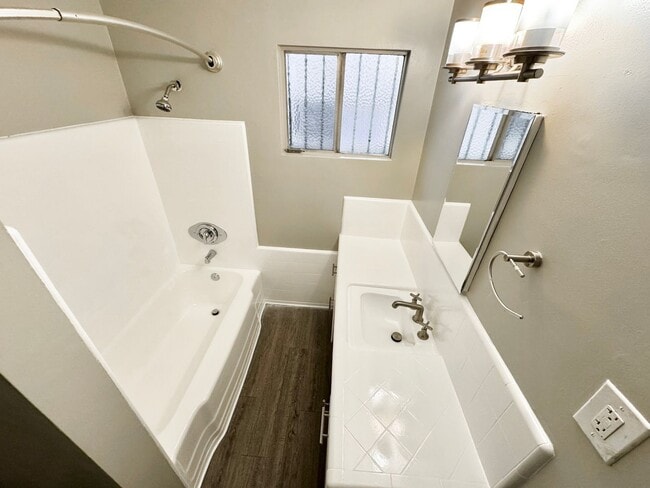 Building Photo - 3554 Brenton Ave