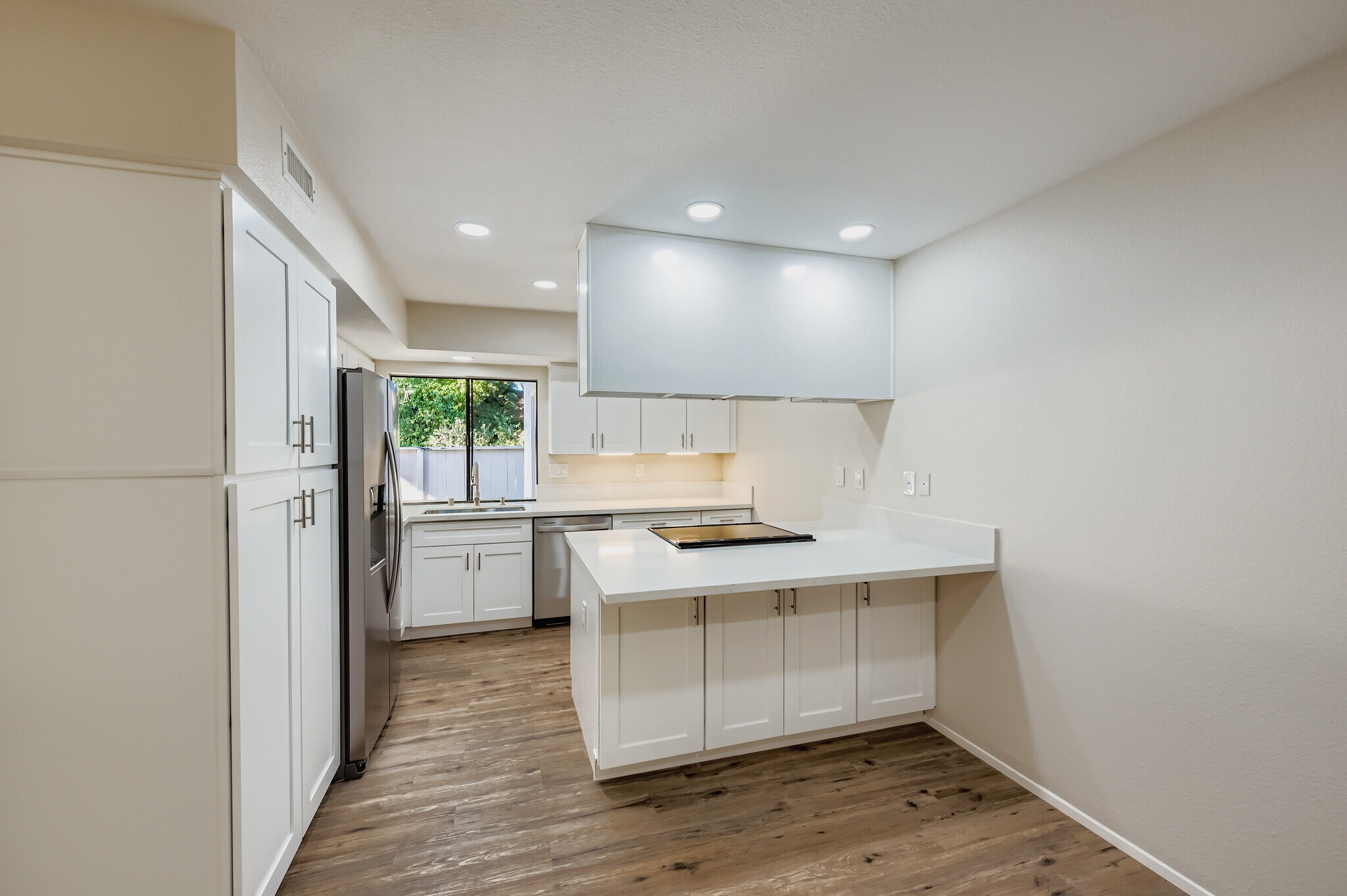 New kitchen & appliances - 7962 Camino Tranquilo