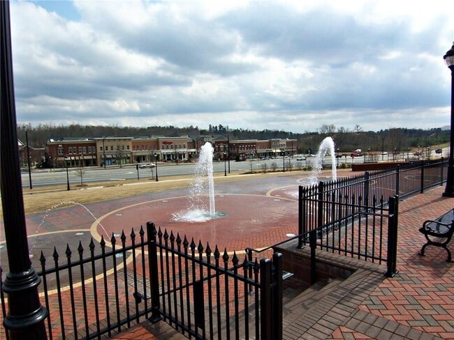 Building Photo - 514 Clover Dr