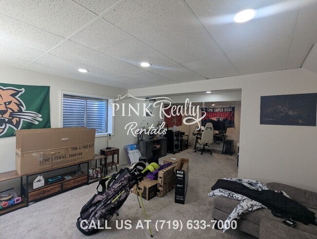 Building Photo - 955 Lords Hill Dr