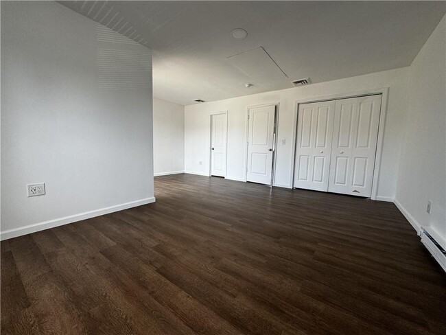 Building Photo - 314 Saracino Dr