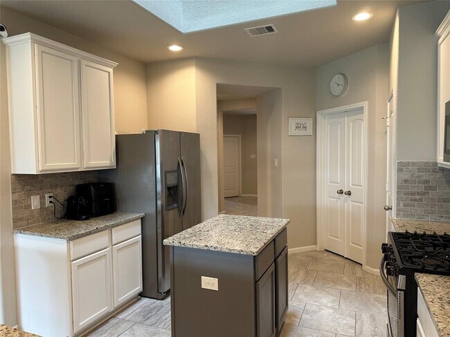 Building Photo - 12531 Lake Portal Dr