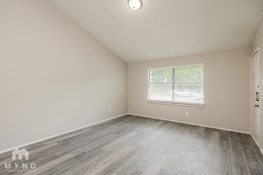 Building Photo - 4220 Caldwell Ave