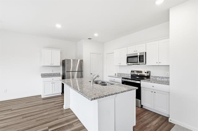 Building Photo - 2120 Mdw Pk Dr