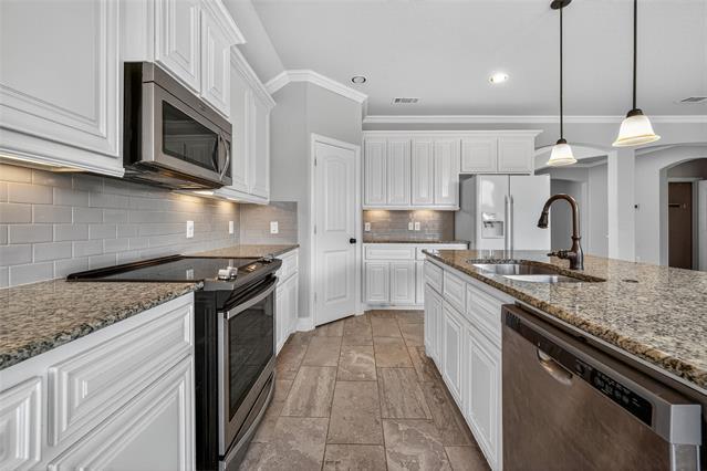 Building Photo - 16617 Dry Creek Blvd