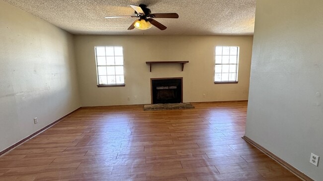 Building Photo - 819 Downing Pines Rd