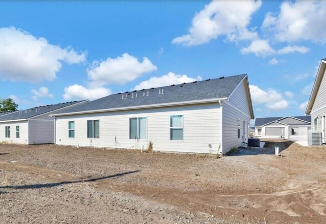 Building Photo - 17003 W Kashmir St