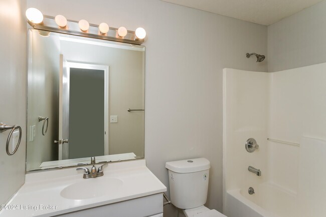 Building Photo - 6623 Timberbend Dr