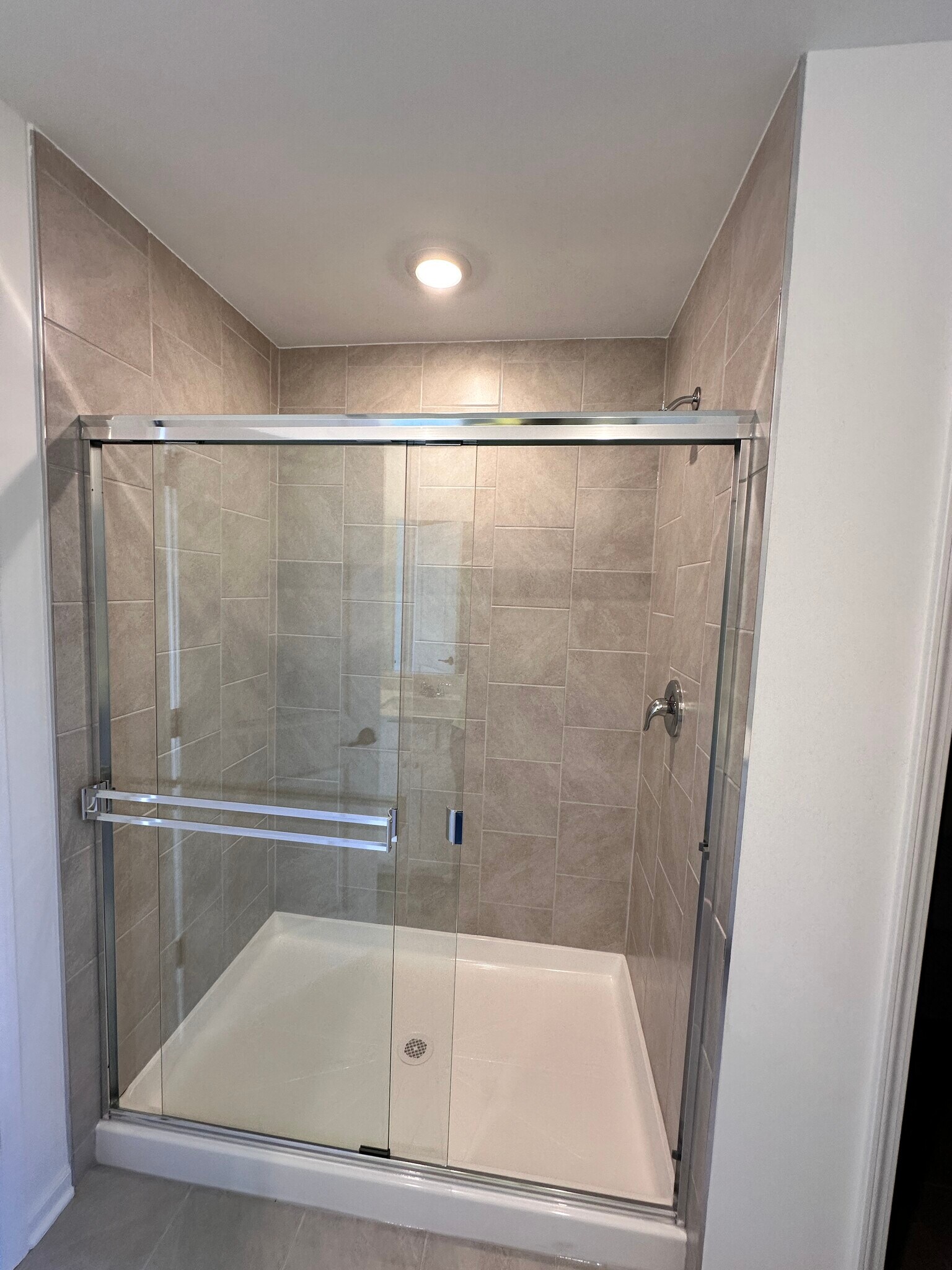 Building Photo - 14353 S Charlton Pl