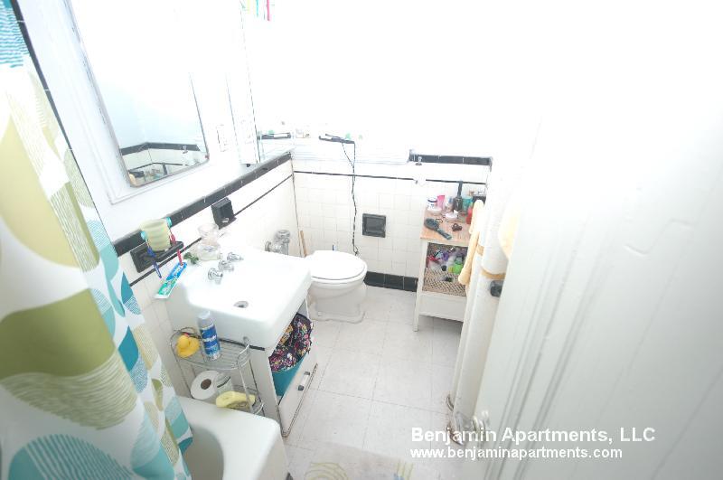 Building Photo - 1820 Commonwealth Ave