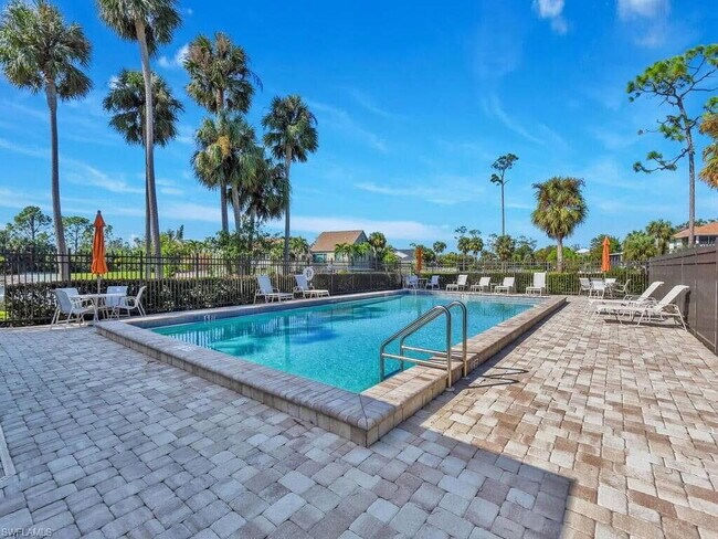 Building Photo - 6121 Lakefront Dr