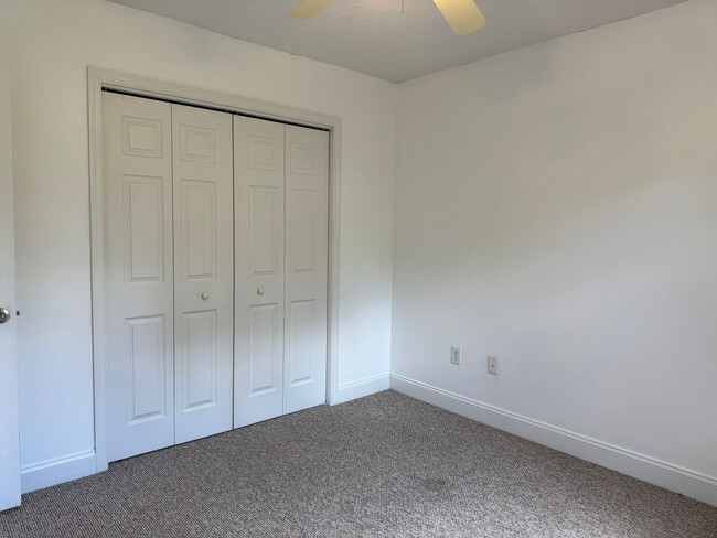 Building Photo - 105 Owls Nest Ct