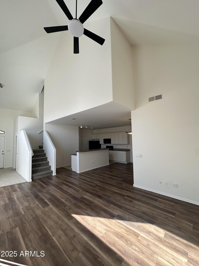 Building Photo - 1015 S Val Vista Dr