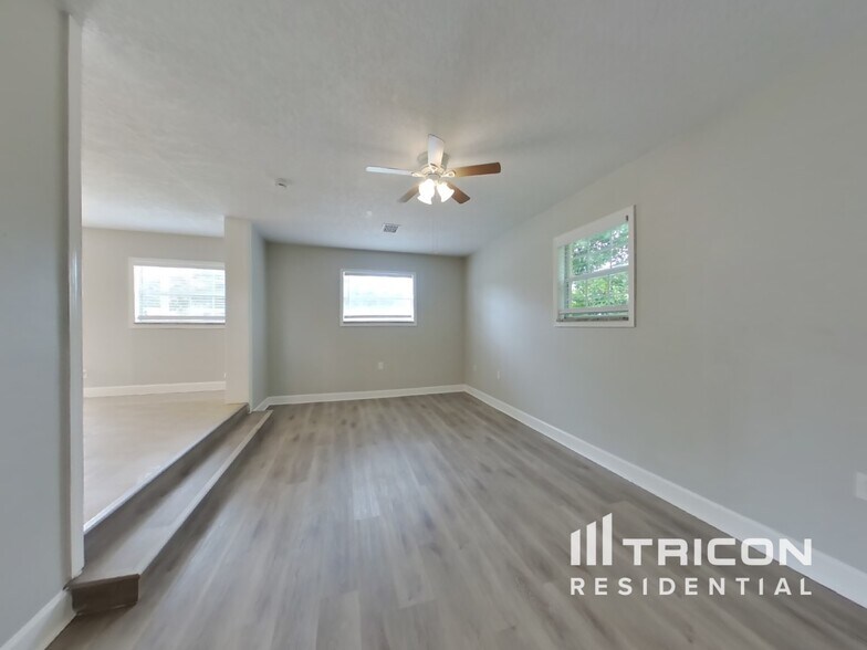 Building Photo - 366 Clemson Dr