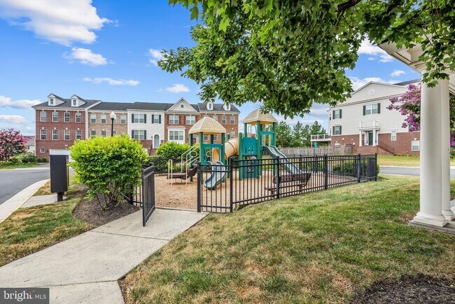 Building Photo - 25053 Prairie Fire Square