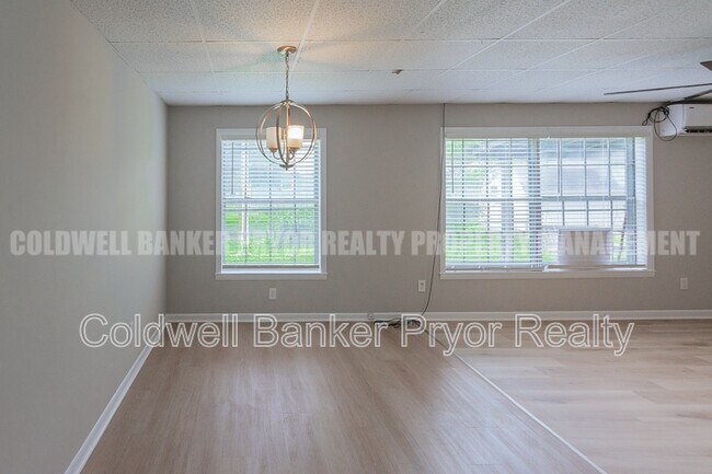 Building Photo - 136 Hickey Cir