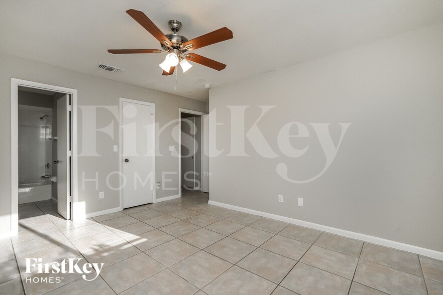 Building Photo - 2022 NW 9th St