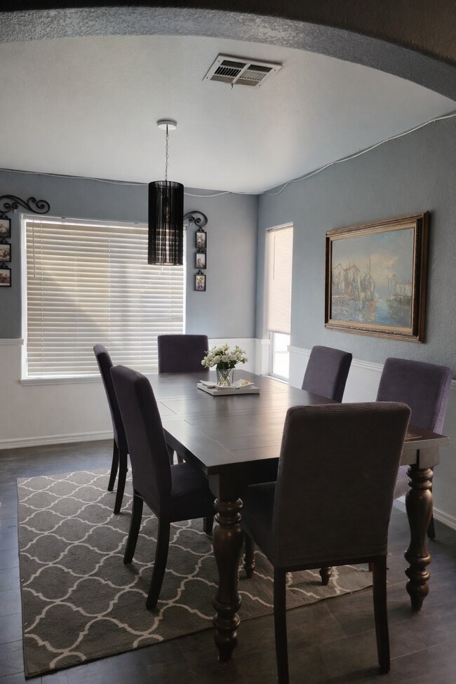 Building Photo - 1391 Espejo Ct