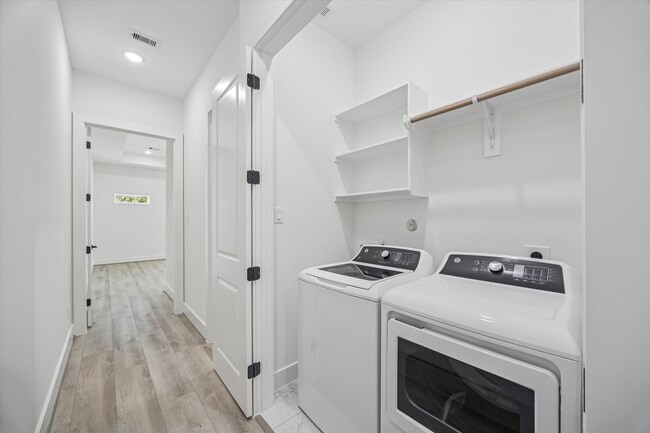 Building Photo - 6644 Lozier St