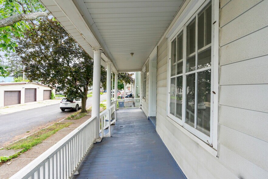 Building Photo - 4 Amity St