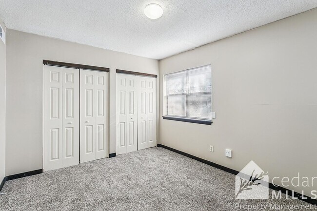 Building Photo - 2 bedroom Duplex by WSU