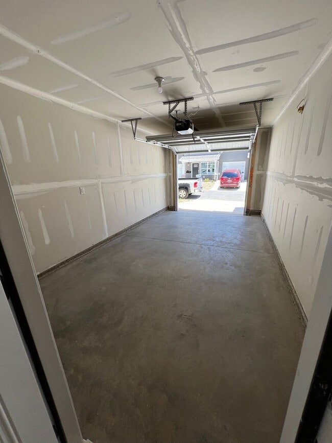 Building Photo - Pristine 3BR Townhouse in Arden