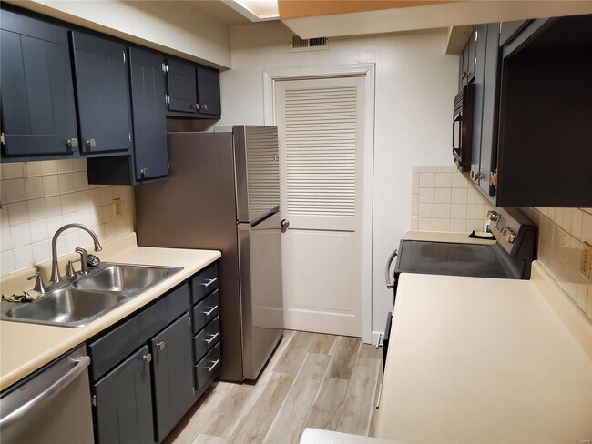 Building Photo - 128 Shirley Ridge Dr