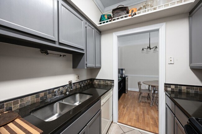 Building Photo - 312 Sloan Rd