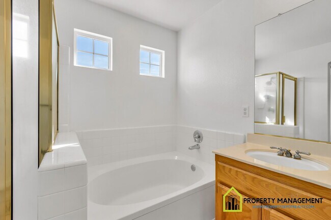 Building Photo - 5-Bedroom Residence Ready for Immediate Move-In