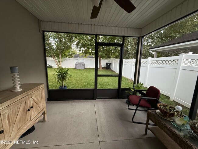 Building Photo - 686 Glendale Ln
