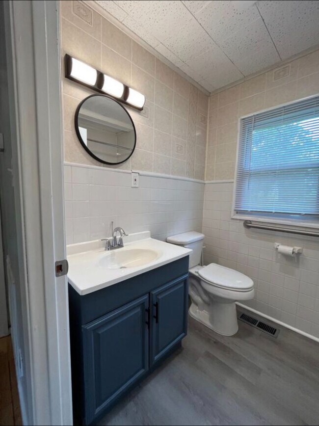 Building Photo - 3009 Cox Ln