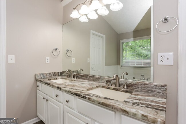 Building Photo - 2245 Charleston Oak Cir