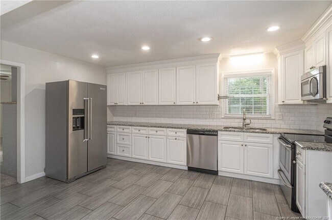 Building Photo - 401 Southwick Dr