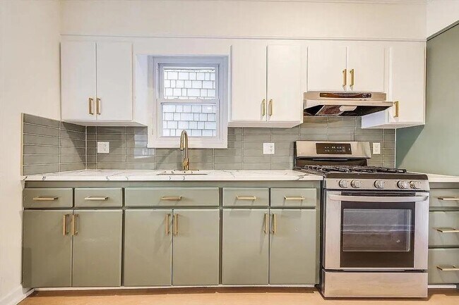 Building Photo - 608 Palisade Ave