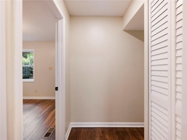 Building Photo - 2949 Judylyn Dr