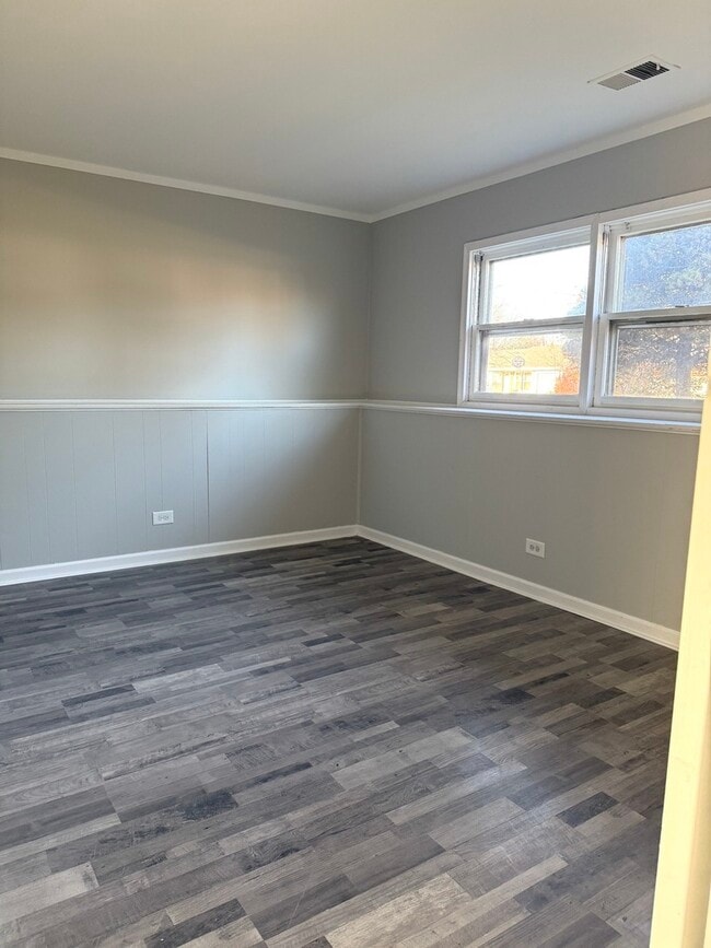 Building Photo - 651 Chesapeake Dr