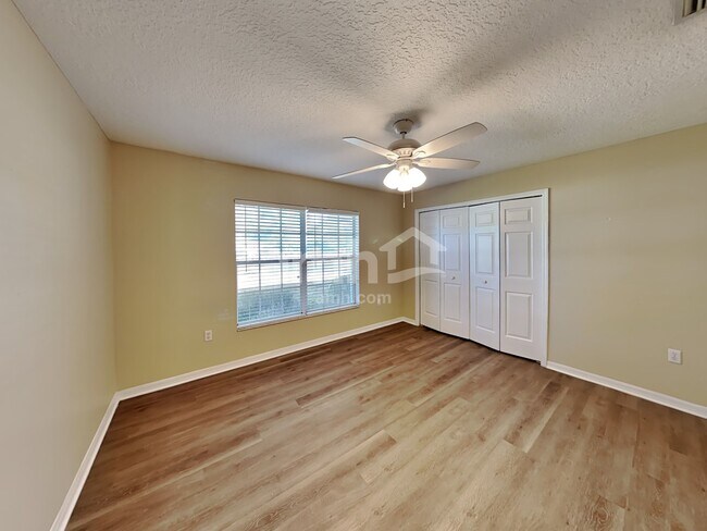 Building Photo - 1004 Lantana Dr