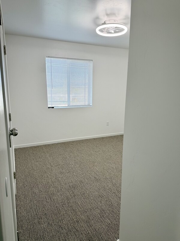 Building Photo - 361 W 400 S