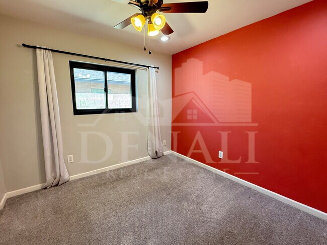 Building Photo - 3617 S Siesta Ln