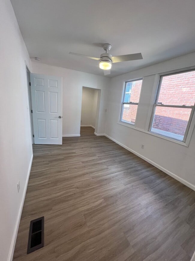 Building Photo - 5337 Arsenal St