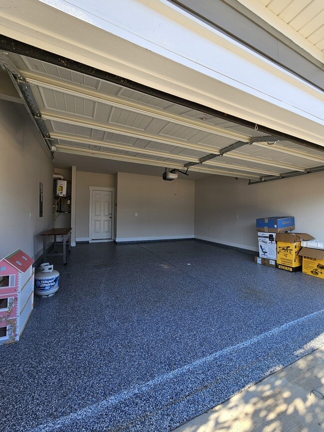 Building Photo - 558 Laxton Rd