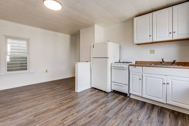 Building Photo - 1 St Martin St