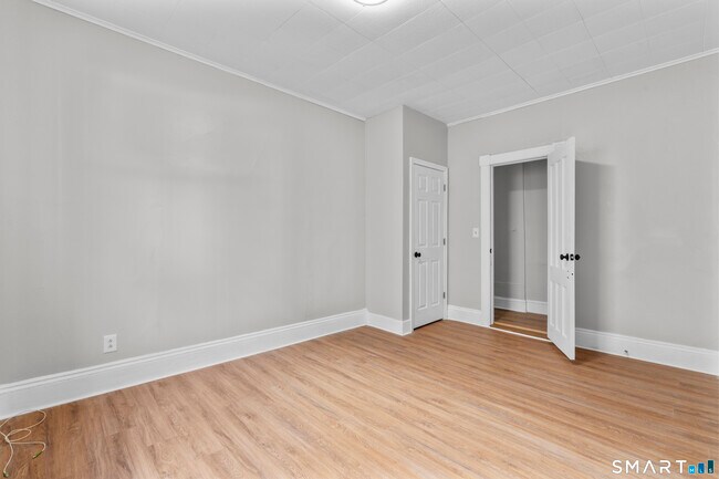 Building Photo - 394 Gregory St