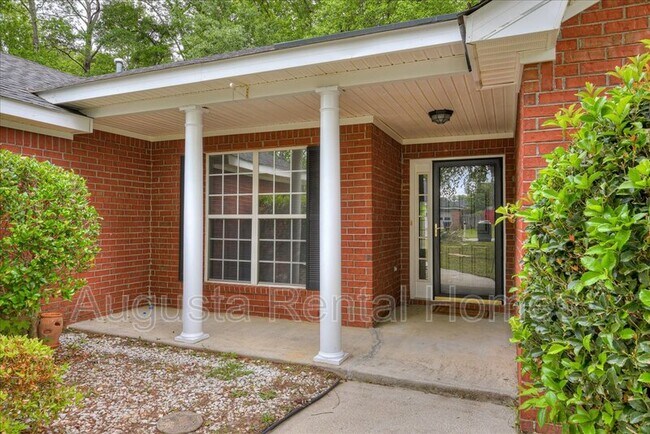 Building Photo - 690 Monroe St