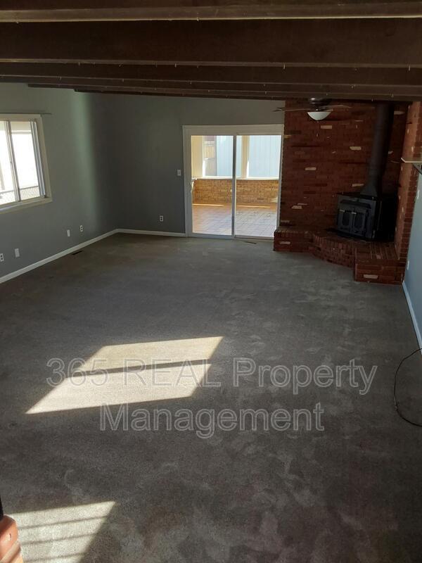Building Photo - 930 20th Ave