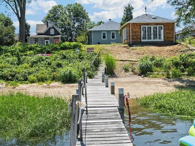 Building Photo - 1102 Buttonwoods Ave