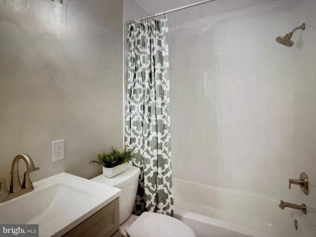 Building Photo - 3039 Mission Square Dr